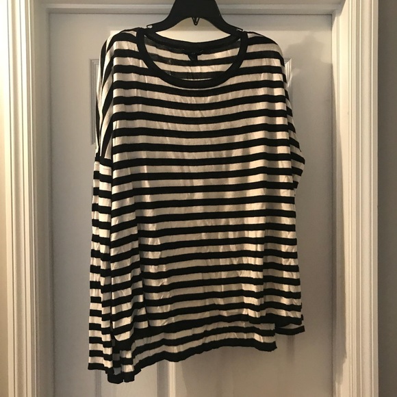 Black and White Striped Tunic Sweater - Picture 2 of 4